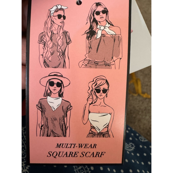 Juicy Couture Square Scarf ~35"x~35" Classic Maxi Floral Print NWT RARE Print - Picture 7 of 7